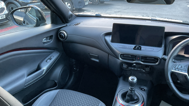 Nissan Juke 1.0 DiG-T N-Connecta 5dr Petrol Hatchback